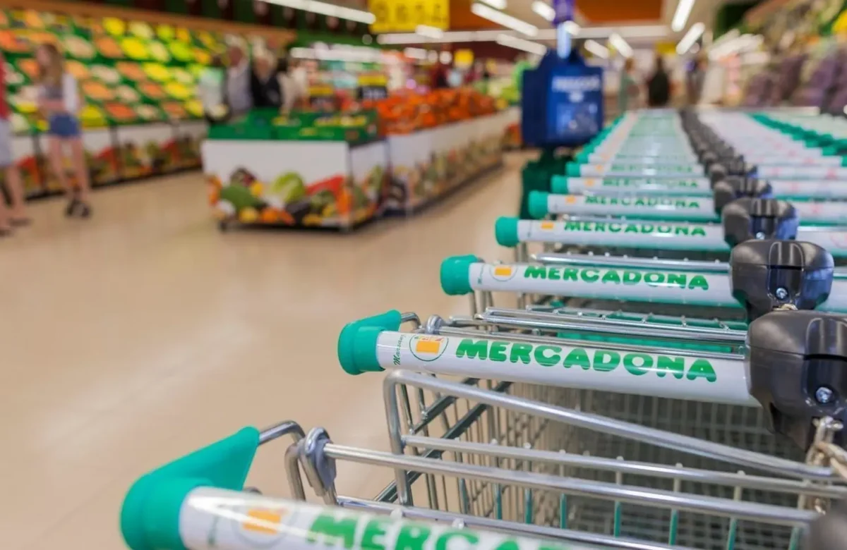 Resurgimiento de los carritos de la compra en mercados locales españoles