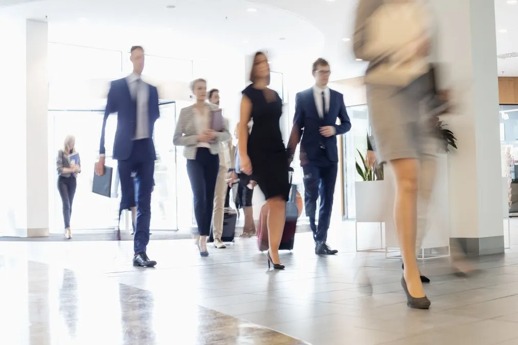 Las compañías españolas presupuestarán un 3,6% más en viajes de negocios para 2025, según AEGVE y Braintrust